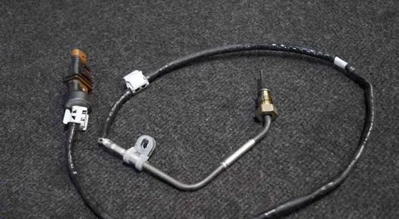 Volkswagen PASSAT B8 Oil temperature sensor 