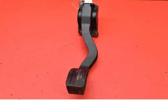 Peugeot 307 CC Accelerator throttle pedal 9646702180