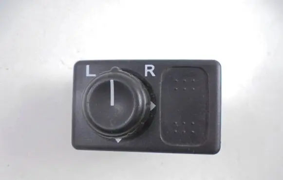 Nissan Primera Wing mirror switch
