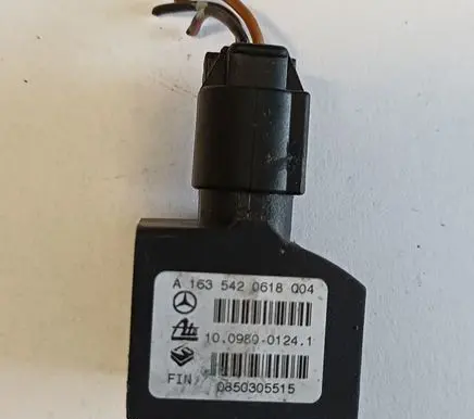 Mercedes-Benz SLK R170 ESP acceleration yaw rate sensor A1635420618