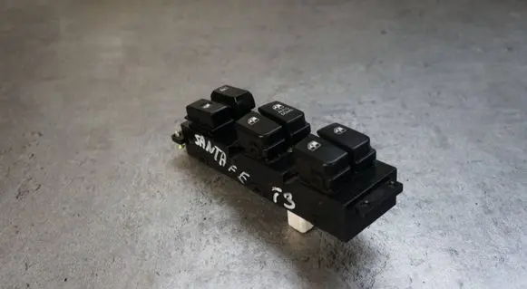 Hyundai Santa Fe Electric window control switch 93570-2B500