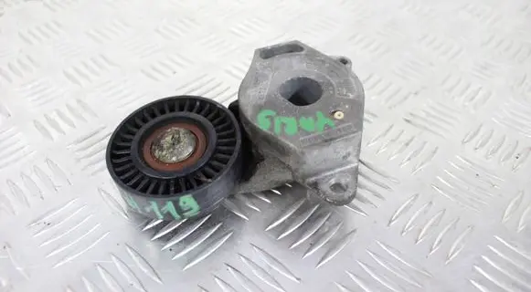 Toyota Yaris Generator/alternator belt tensioner