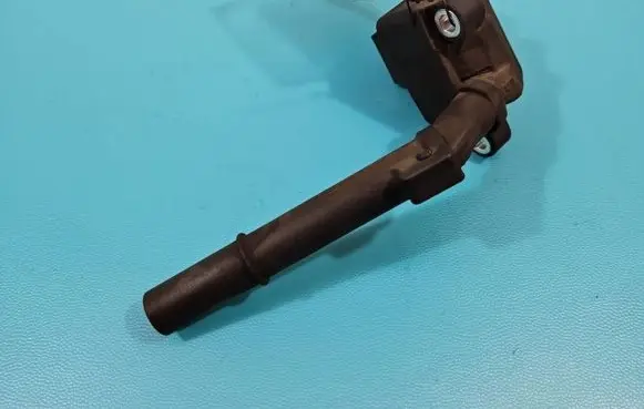 High voltage ignition coil