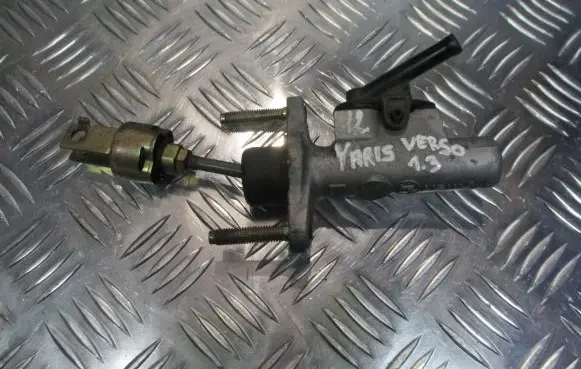 Toyota Yaris Verso Clutch slave cylinder 
