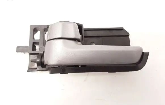 Suzuki Swift I Front door interior handle