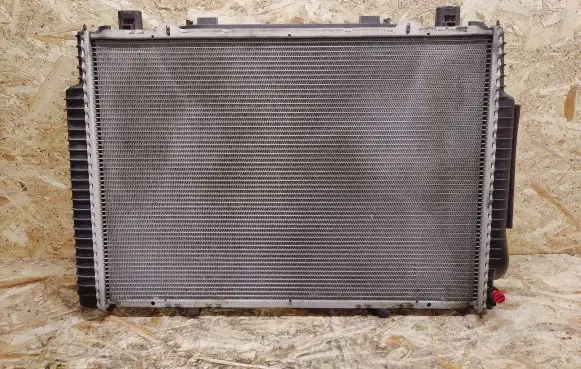 Mercedes-Benz S W140 Coolant radiator 1405001403