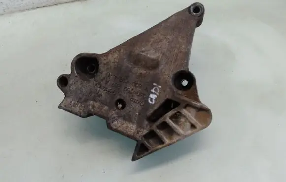 Volkswagen Caddy Engine mounting bracket 03G199207