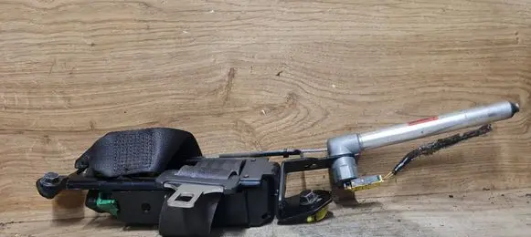 Volvo V70 Front seatbelt 8626244