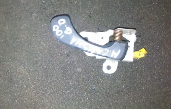 Mitsubishi Carisma Rear door interior handle