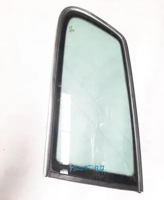 Volkswagen PASSAT B7 Front triangle window/glass 
