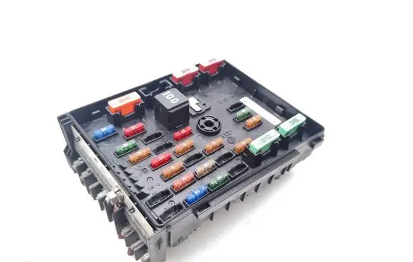 Volkswagen Tiguan Fuse module 3C0937125A 6359-5743