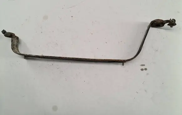 Volvo XC90 Fuel tank mounting bracket 