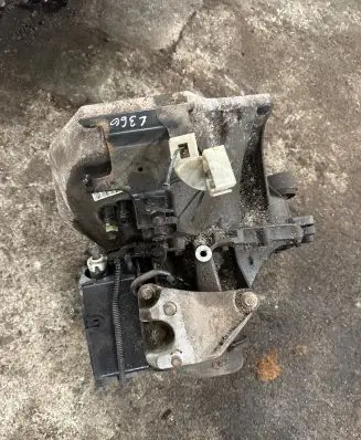 Ford B-MAX Manual 5 speed gearbox DV1R7002ABC 151012000760