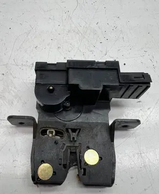 Renault Laguna II Tailgate/trunk/boot lock/catch/latch 8200000897
