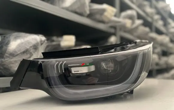 BMW i3 Headlight/headlamp 9853413