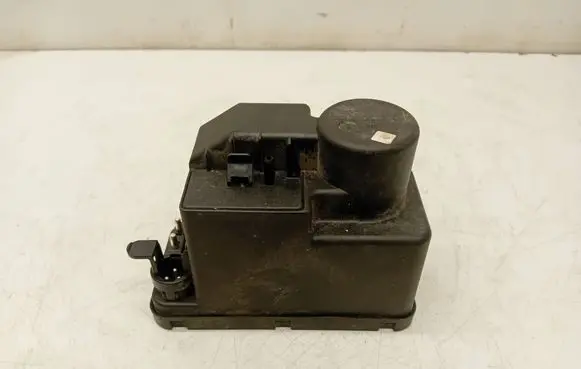 Mercedes-Benz E W124 Central locking vacuum pump 1248001348