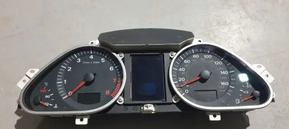 Audi A6 S6 C6 4F Speedometer (instrument cluster) 4F0920950G