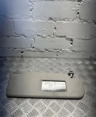 Volkswagen Golf V Sun visor