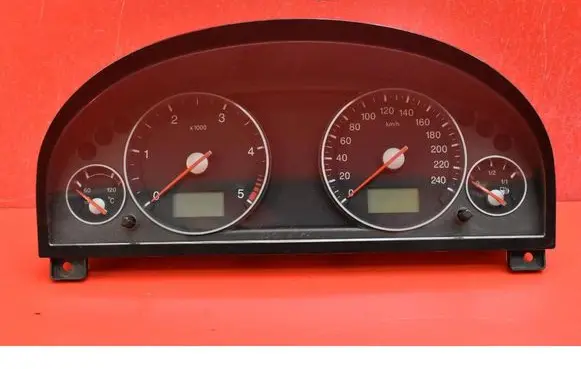 Speedometer (instrument cluster)
