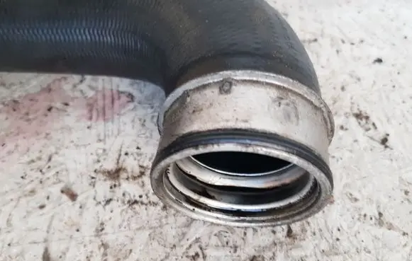Volkswagen Golf V Intercooler hose/pipe