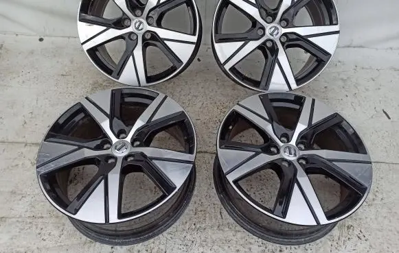 Volvo XC40 R19 alloy rim 