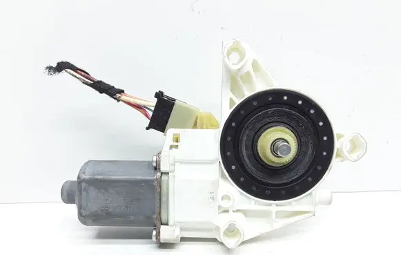 Mercedes-Benz ML W164 Front door window regulator motor A2518200742 0130822273