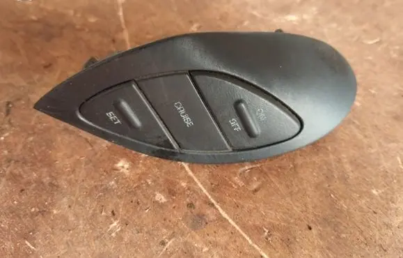 Chrysler Voyager Cruise control switch 4685643