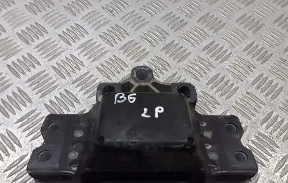Volkswagen PASSAT B6 Engine mount vacuum valve 3C0199555