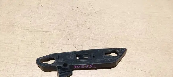Front bumper mounting bracket
