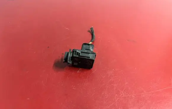 BMW X4 G02 AUC sensor 6833647 64116833647
