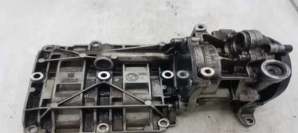 BMW 5 E60 E61 Oil pump 7798014 779801406 N47