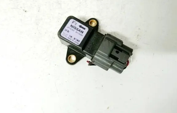 Nissan X-Trail T30 ESP acceleration yaw rate sensor 479308H300