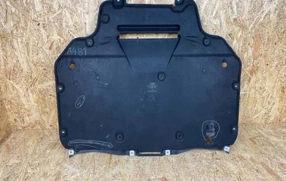 Audi Q7 4M Engine splash shield/under tray 4M0825235A
