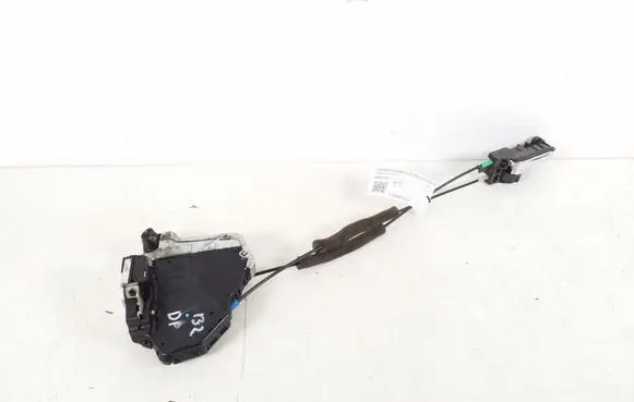 Toyota Corolla E120 E130 Front door lock 69030-02142