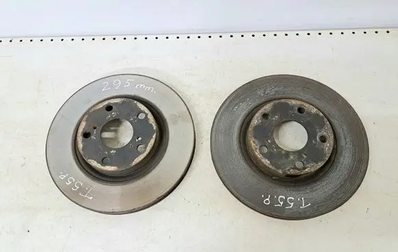 Toyota Corolla Verso AR10 Front brake disc