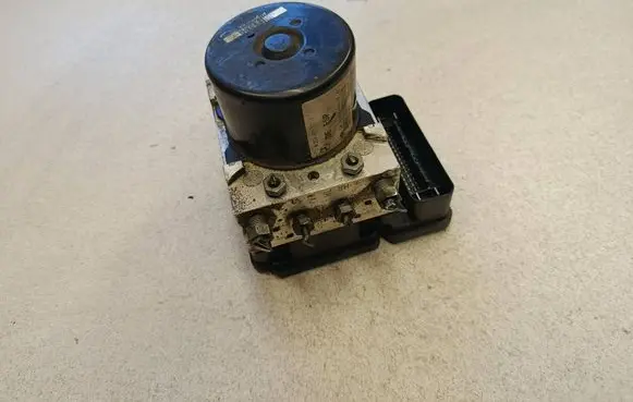 Mercedes-Benz C W204 ABS Pump A2044311912 A2049012400 10021204154
