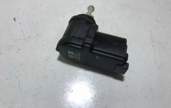Headlight level adjustment motor
