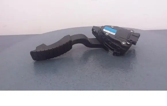 Renault Laguna II Accelerator throttle pedal 820003392