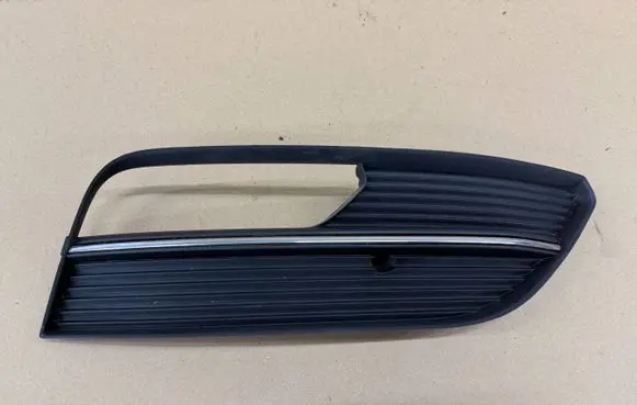 Audi A3 S3 8V Front fog light trim/grill KRAAUD8V040226 8V3807682A