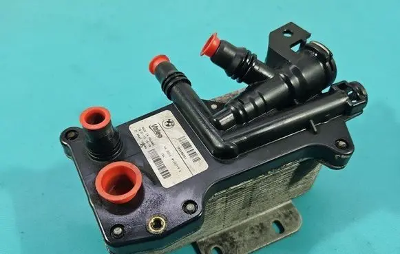 BMW 5 F10 F11 Engine oil radiator 763858201 IMPRK1512044