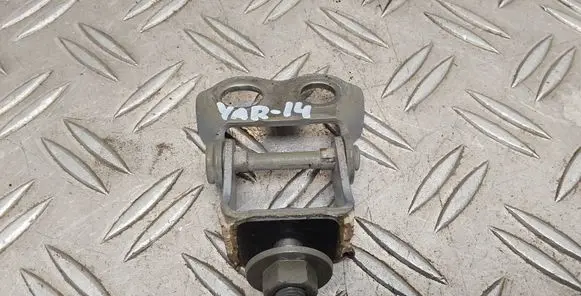 Toyota Yaris Tailgate/trunk/boot hinge 