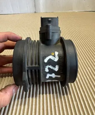 KIA Sorento Mass air flow meter 2810039450