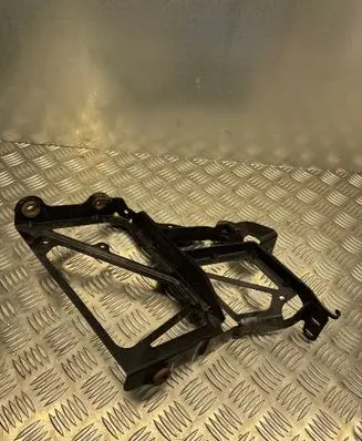 Audi A7 S7 4G Radiator mount bracket 4G8121261A