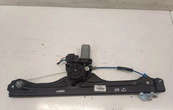BMW 2 F46 Front door window regulator with motor 5000158 2579948