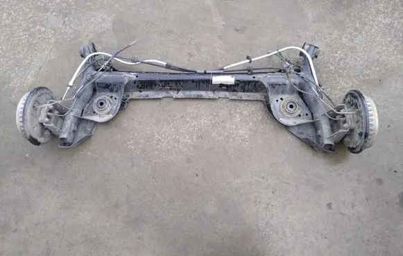 Renault Clio V Rear axle beam 555011720R