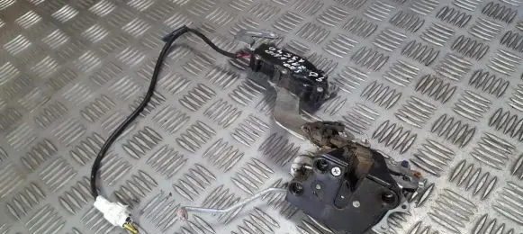 Suzuki Baleno EG Rear door lock