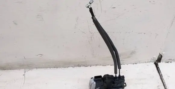 Hyundai ix35 Front door lock 813202Y020