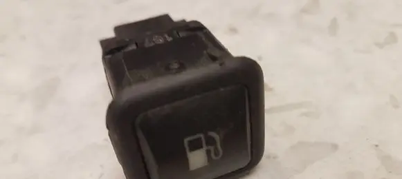 Volkswagen PASSAT B5 Fuel tank opening switch 3B0959833 03000310