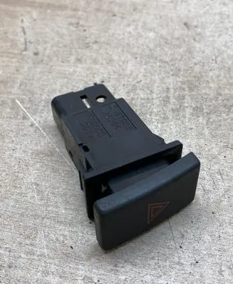 Toyota Avensis T250 Hazard light switch 157963