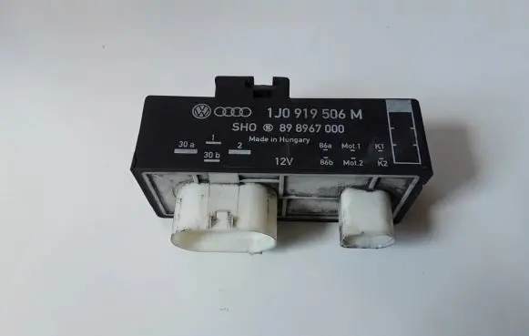 Coolant fan relay